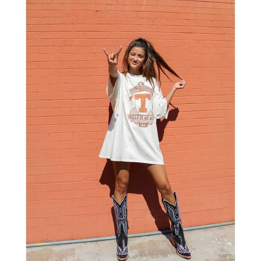 NEW LIVYLU willie nelson texas on my mind tee in off white